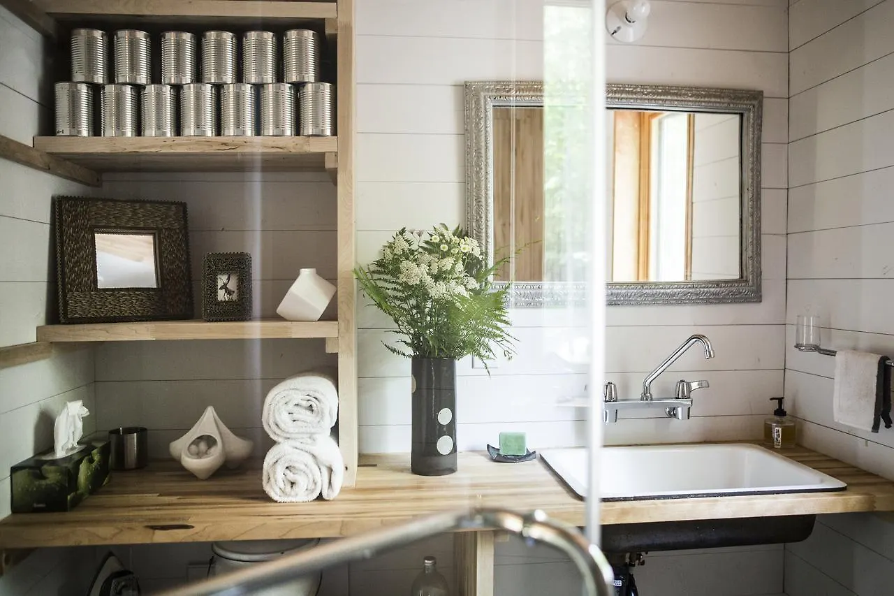 Bed & Breakfast Gite Larguer Les Samares Dans Une Cabane A Sucre Quebec City Canada