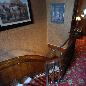 2* Hotel Manoir Sainte Genevieve