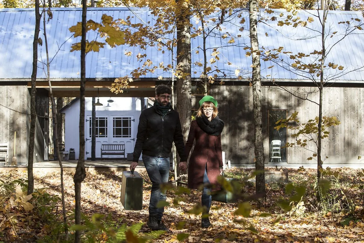Gite Larguer Les Samares Dans Une Cabane A Sucre Québec Bed & Breakfast